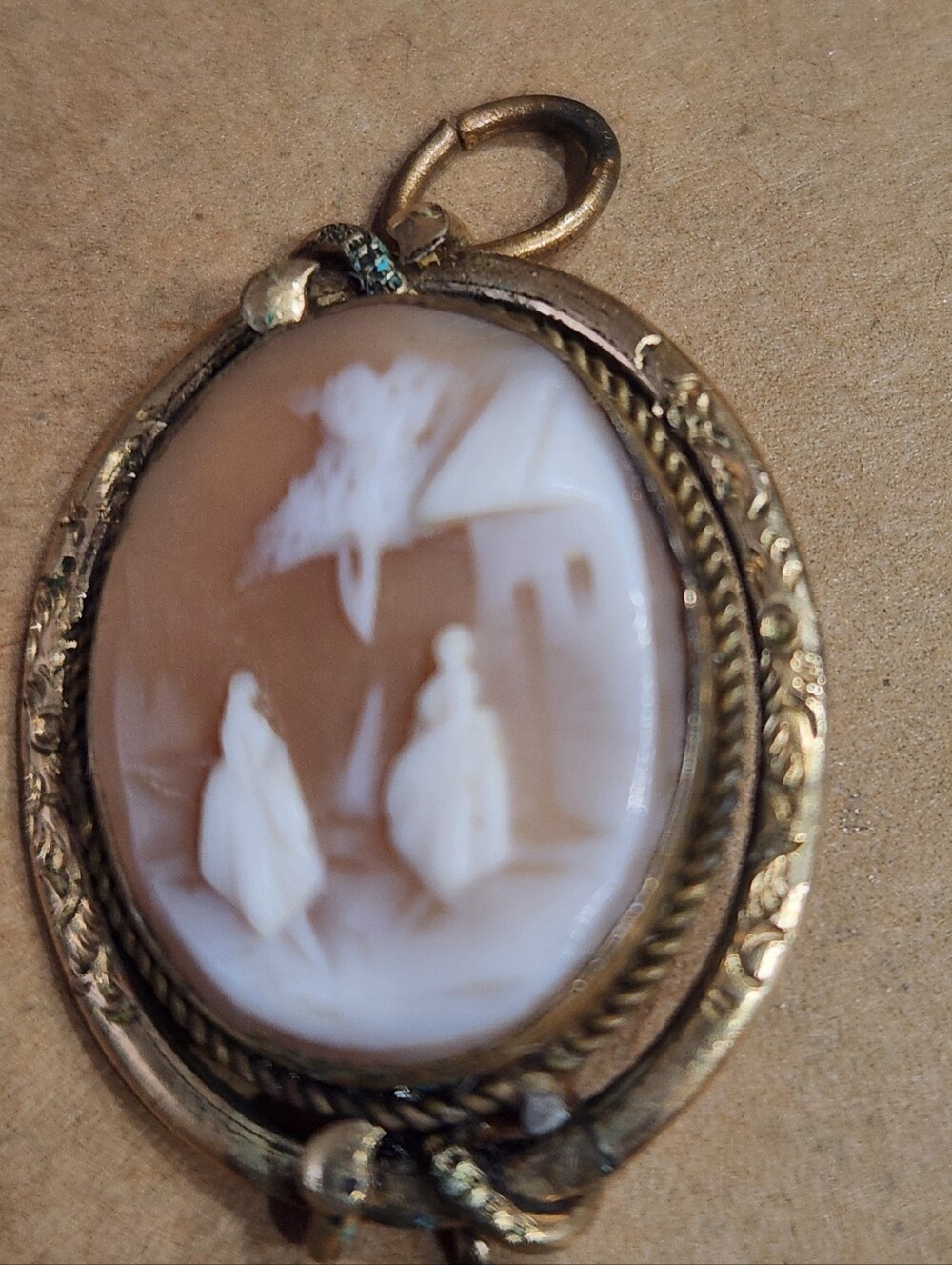Vintage Cameo Pendant Gold Filled